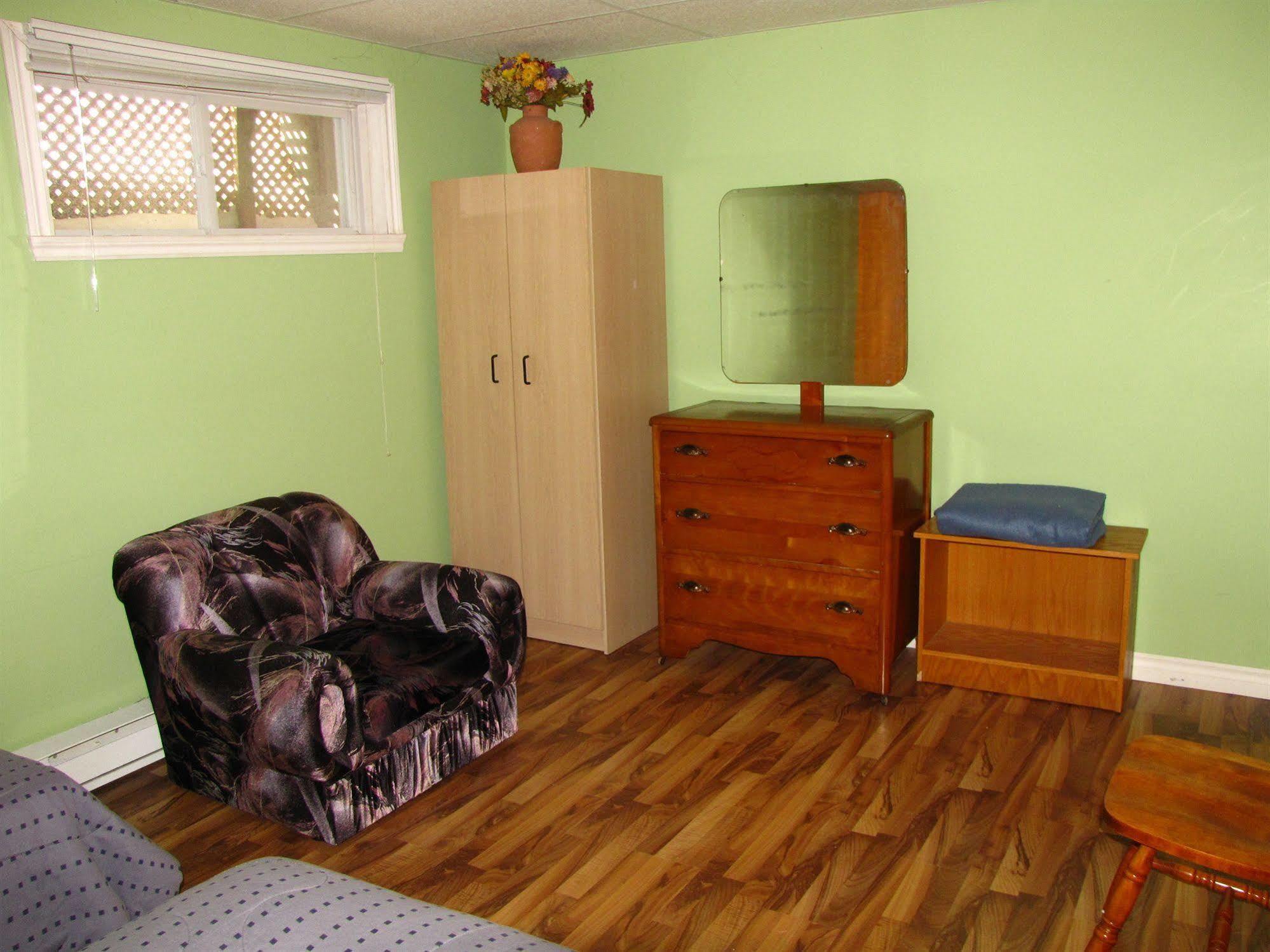 Motel & Chalets --Shefford-Waterloo- Habitation Forest Exterior photo